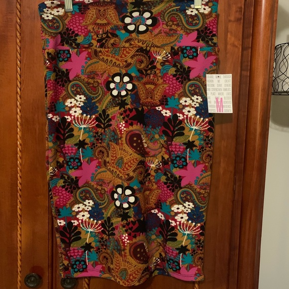 “Cassie” skirt by LuLaRoe.  NWT - Picture 1 of 2